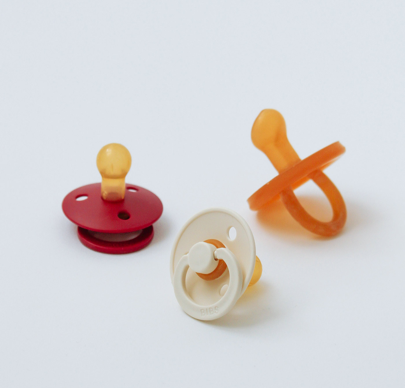 Chupetes BIBS y de caucho biodegradable