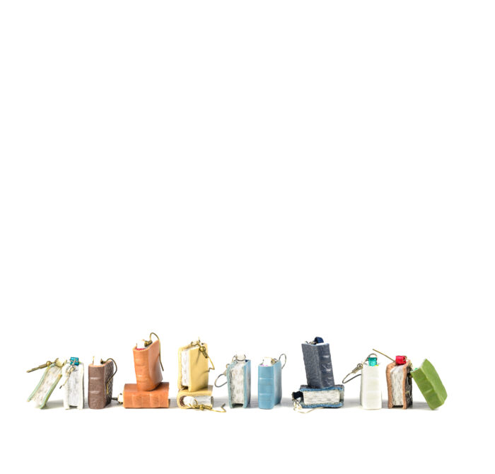 MinilibrosPielReutilizada marca zorys love rem red de marcas